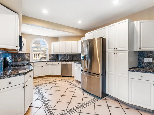 161-40 98th Street image 9 of 36