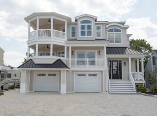 316 W 5th St, Ship Bottom, NJ 08008