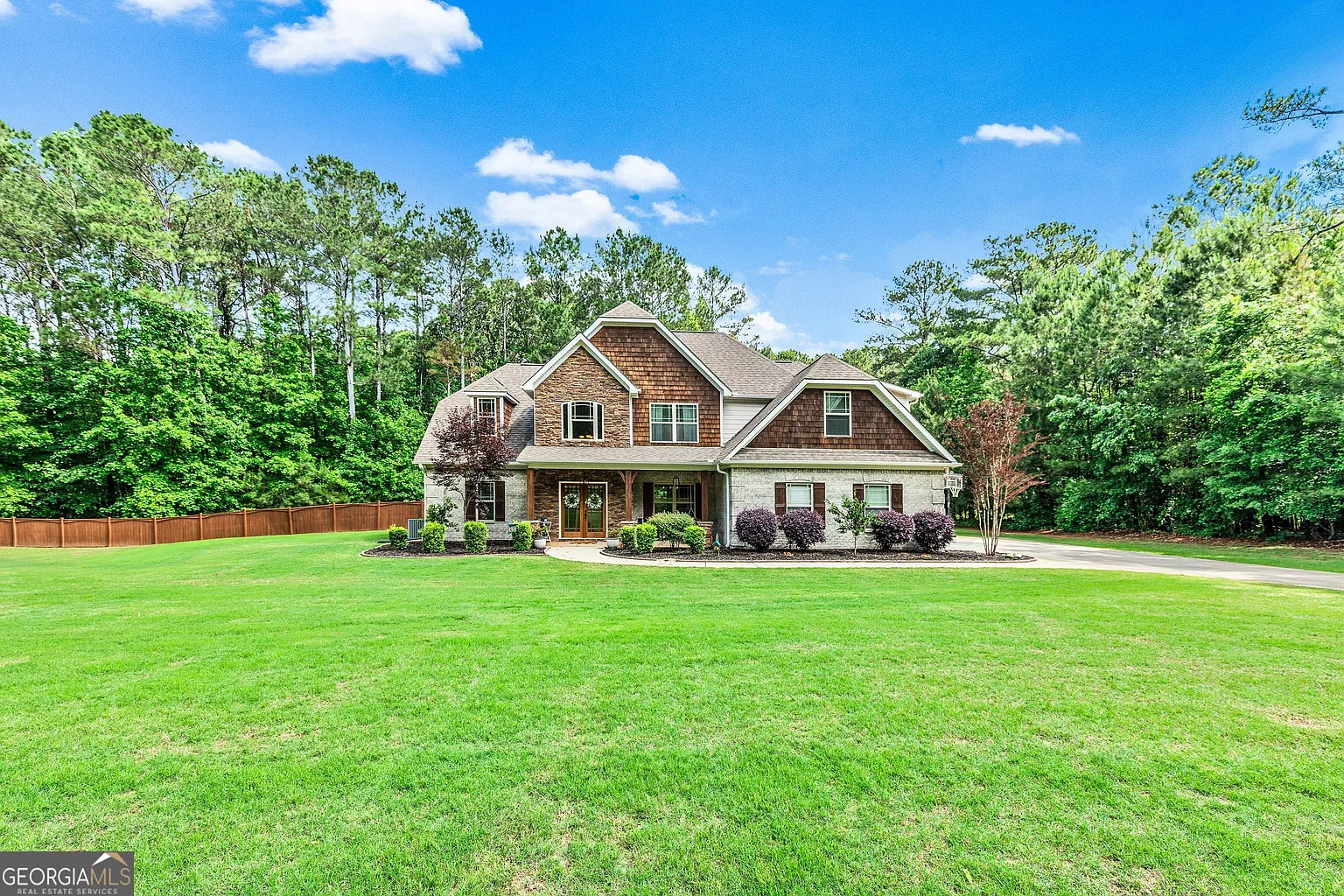 100 Chantilly Ln photo 1