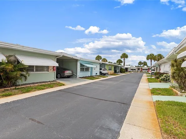 250 Rosery Rd NW APT 280, Largo, FL 33770