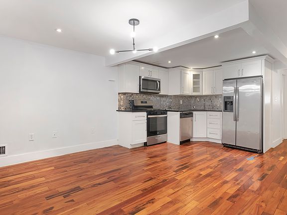 3rd image of 806 Herkimer St #1