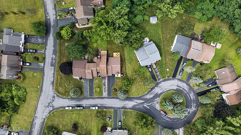 4th image of 7 Westchester Court