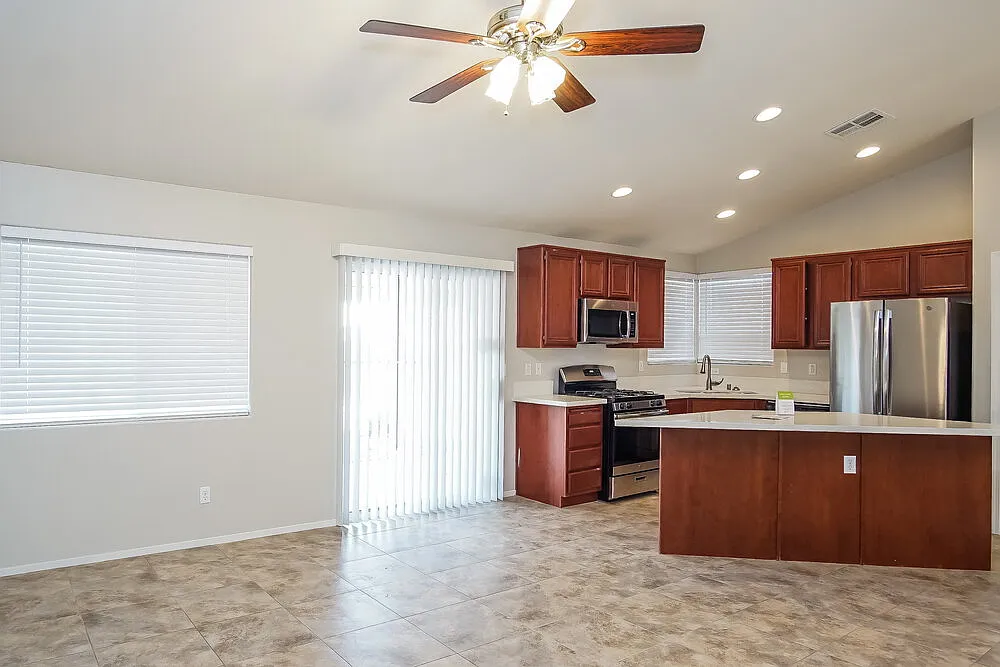 3 bed, 2.0 bath, 1188 sqft, $2,650 — Photo 3