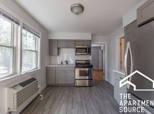 5826 W Lawrence Ave #2SE, Chicago, IL 60630