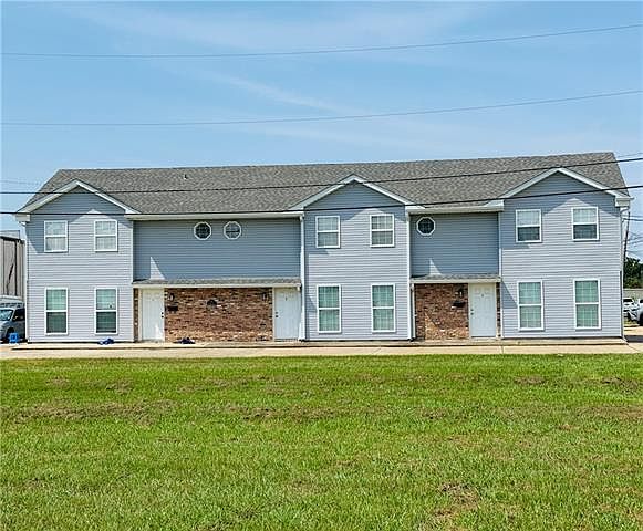 1st image of 140 Veterans Blvd #3