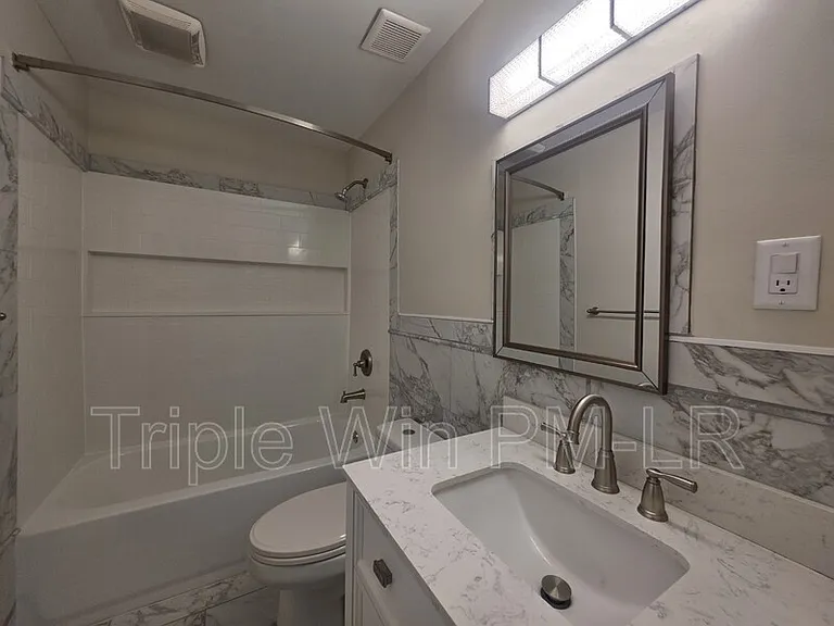 400 W 34th St — Photo 28