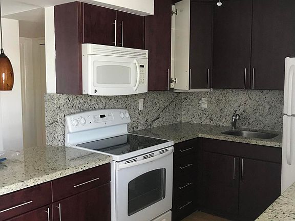 5th image of 2930 Point East Dr #605