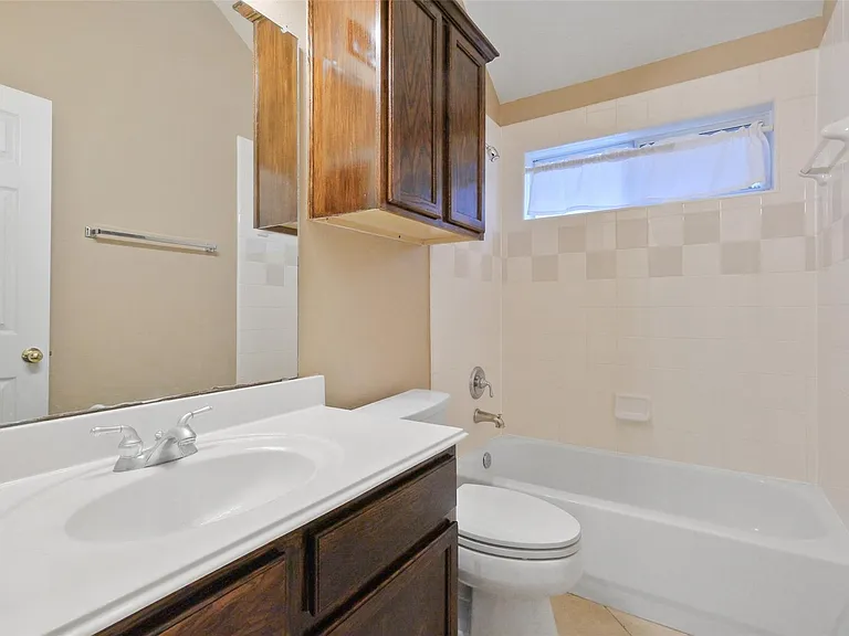 2610 Easton Springs Ct — Photo 20