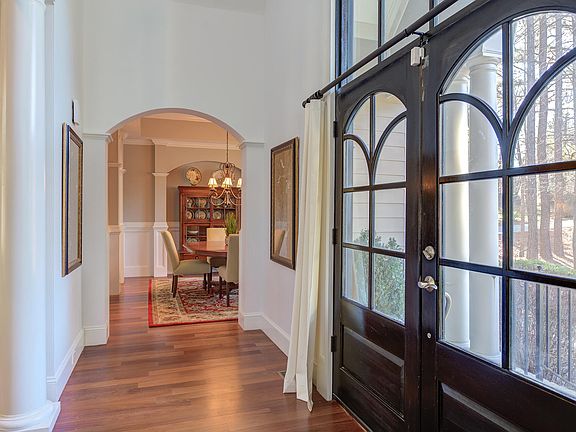 5th image of 2032 Silverleaf Dr