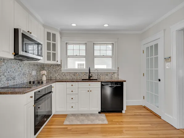 10 Dexter Rd, Lexington, MA 02420