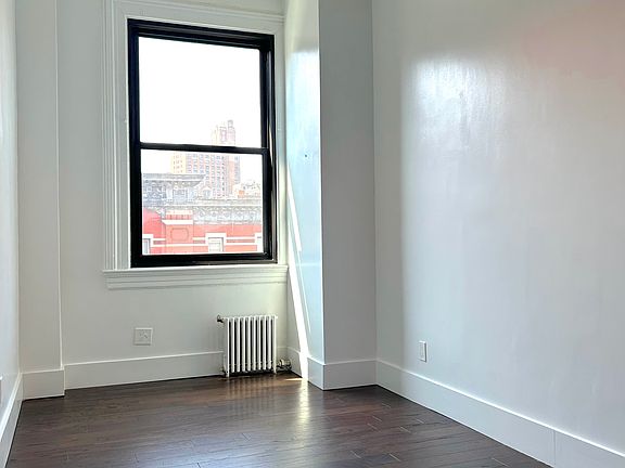 4th image of 54 W 74th St APT 406