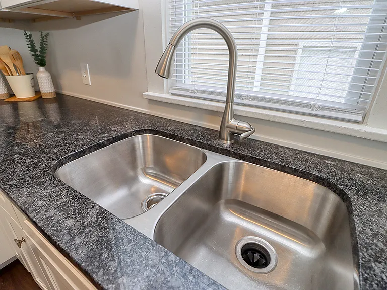 120 W G St — Photo 13