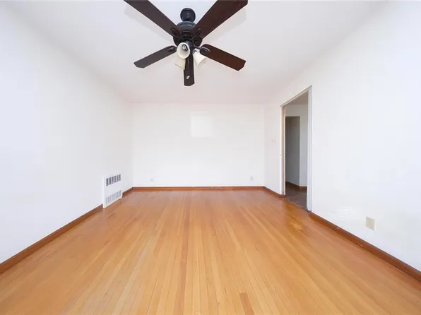 25 Lincoln Avenue image 8 of 26