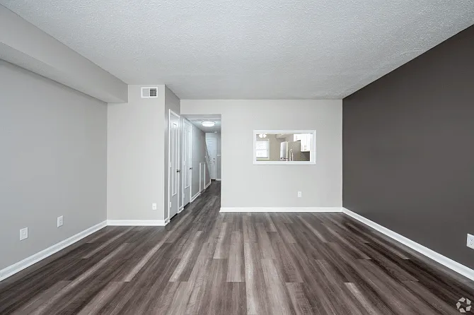 Lake Castleton Apartments — Photo 65