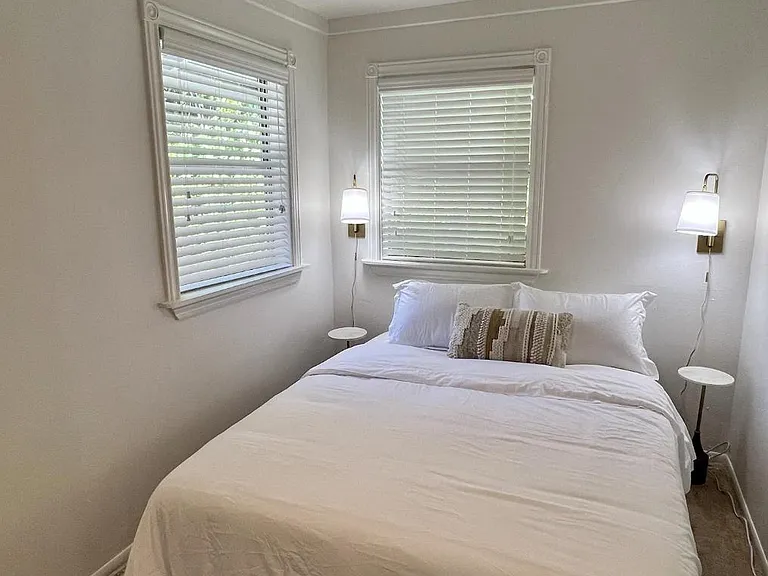 1123 E Sunnyside Ave S — Photo 10