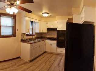 8940 W Cermak Rd, Riverside, IL 60546