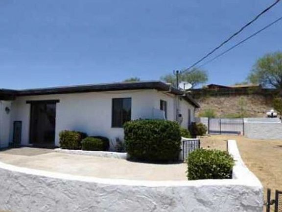 4th image of 1261 E Live Oak Dr