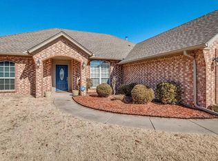 113 Dixie Ln, Edmond, OK 73013