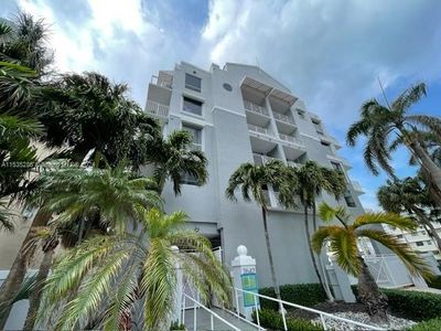 2642 Collins Ave APT 505, Miami Beach, FL, 33140