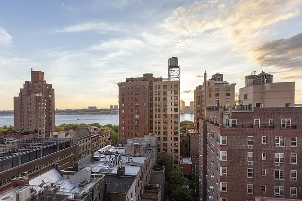 Rented by Compass | media 25