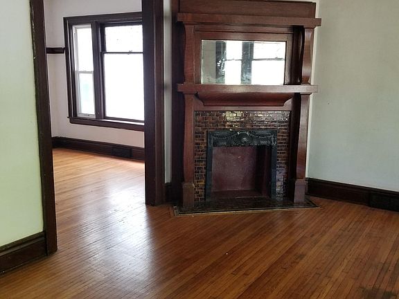 2nd image of 875 Richmond Ave #1