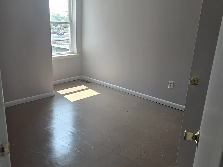 3609 N 21st St — Photo 7