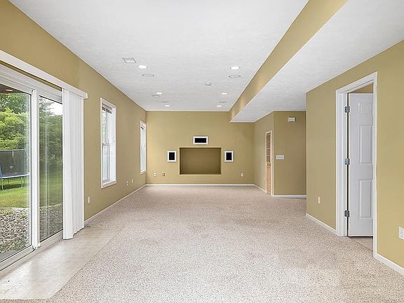 5th image of 2478 Black Horse Dr NE