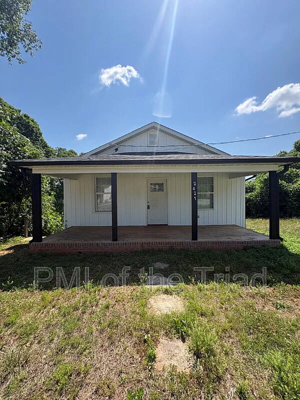 3 bed, 2.0 bath, 1164 sqft, $1,440 — Photo 1