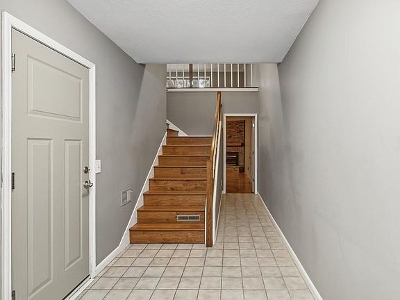 4th image of 69 Garden Dr