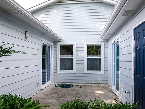 5th image of 7510 NW Chatham Cir