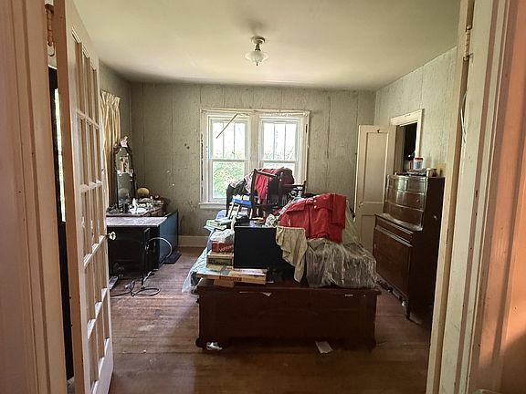 5th image of 1410 Greenland Ave