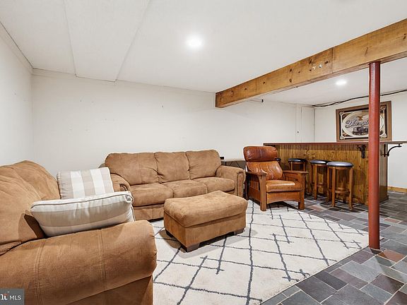 2nd image of 3832 Kings Arms Ln