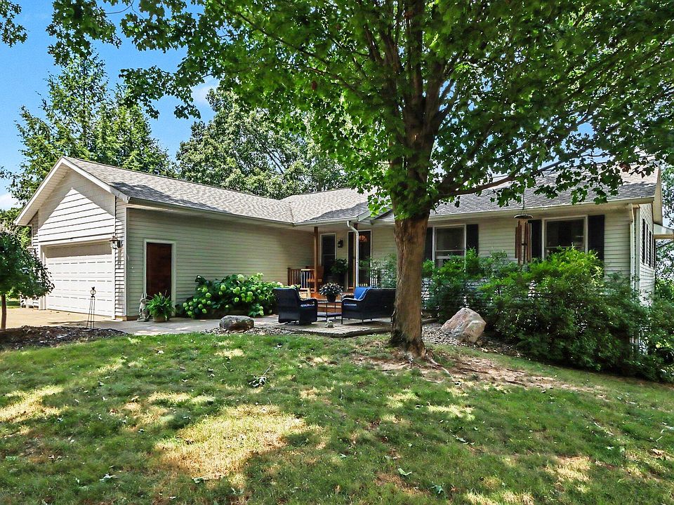1st image of 971 Niagara Dr