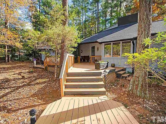 3rd image of 111 Mimosa Dr