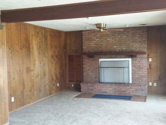 3rd image of 515 N Oak