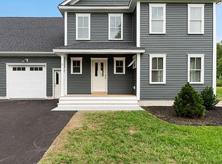 1 Clifton Rd #1, Falmouth, ME 04105