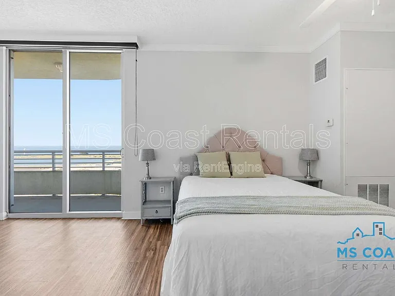 2060 Beach Blvd #604 — Photo 14