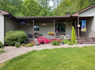 7078 Wolford Rd SE, Uhrichsville, OH 44683