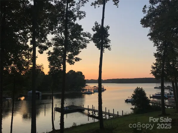 113 Angler Pl, Mooresville, NC 28117