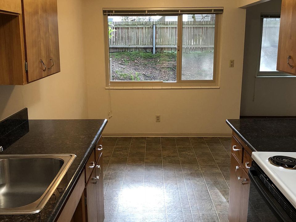 1st image of 4740 40th Ave NE APT H
