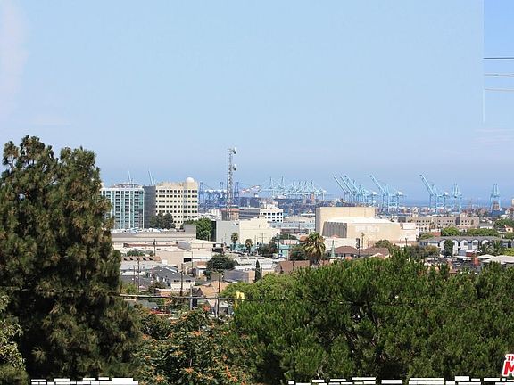 4th image of 311 S Cabrillo Ave