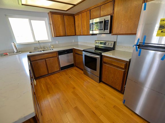 4th image of 122 Avenida Algodon APT B