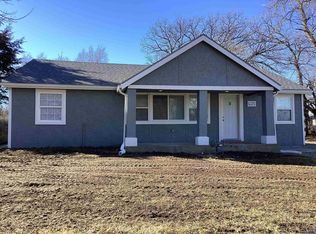 621 SE Wear Ave, Topeka, KS 66607