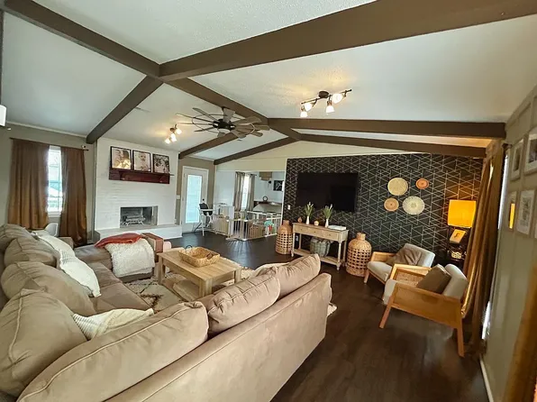 181 Simpson Dr, Daleville, AL 36322