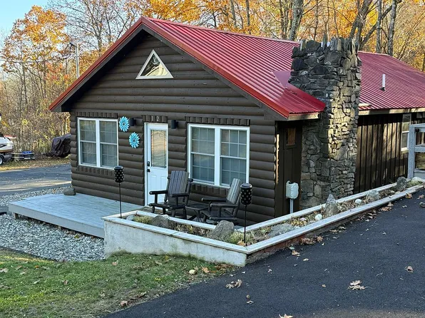 12 Whitney Dr, Averill Park, NY 12018