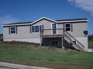 25 Logan St, Waukon, IA 52172