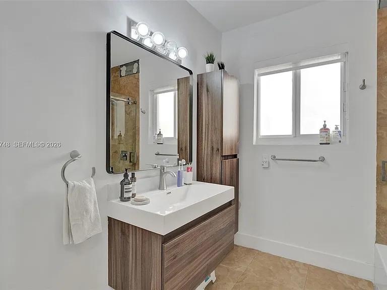 2025 Alamanda Dr — Photo 27