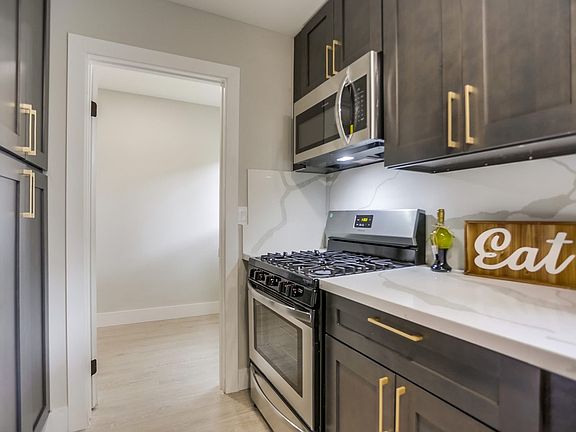 2nd image of 533 42nd St