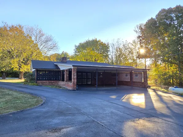 450 Main St, Palmer, TN 37365