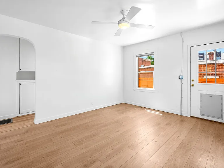527 Mill St — Photo 9